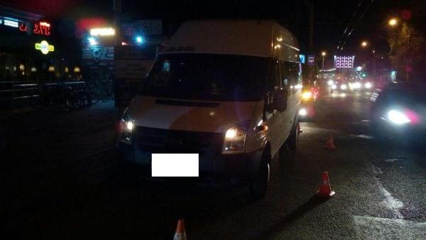 В краевом центре в салоне маршрутки упала пенсионерка
